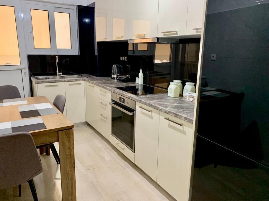 Alexa'S Downtown Apartment Athens Ngoại thất bức ảnh